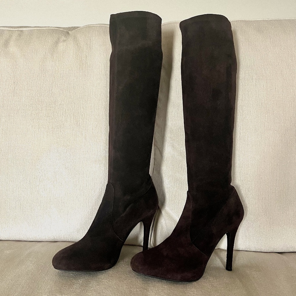 Tall Women's Knee-High Suede Boots in Dark Brown